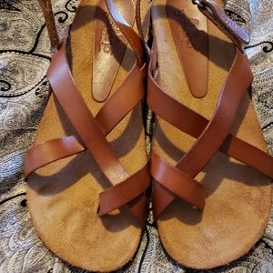 Yokono Brown Toe Ring Sandals Size 8